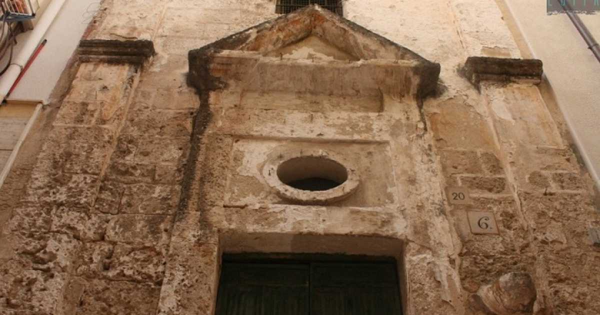 Mola: la piccola e nascosta Cappella di San Giacomo, eretta in memoria della peste